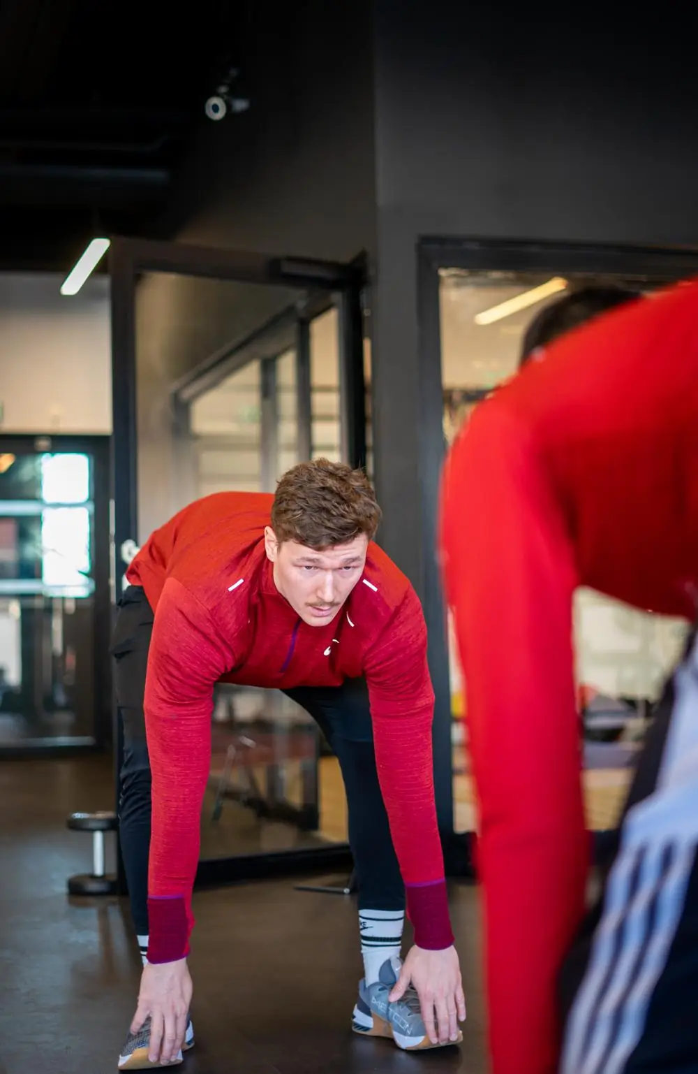Valentin observe un sportif pendant un exercice